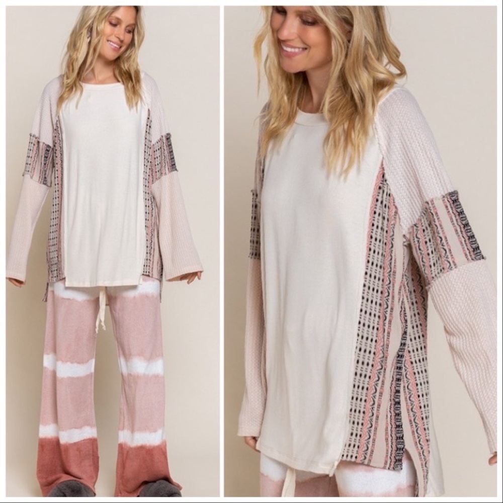 POL Mix It Up in Comfy Knits Top - Picture 2 of 11
